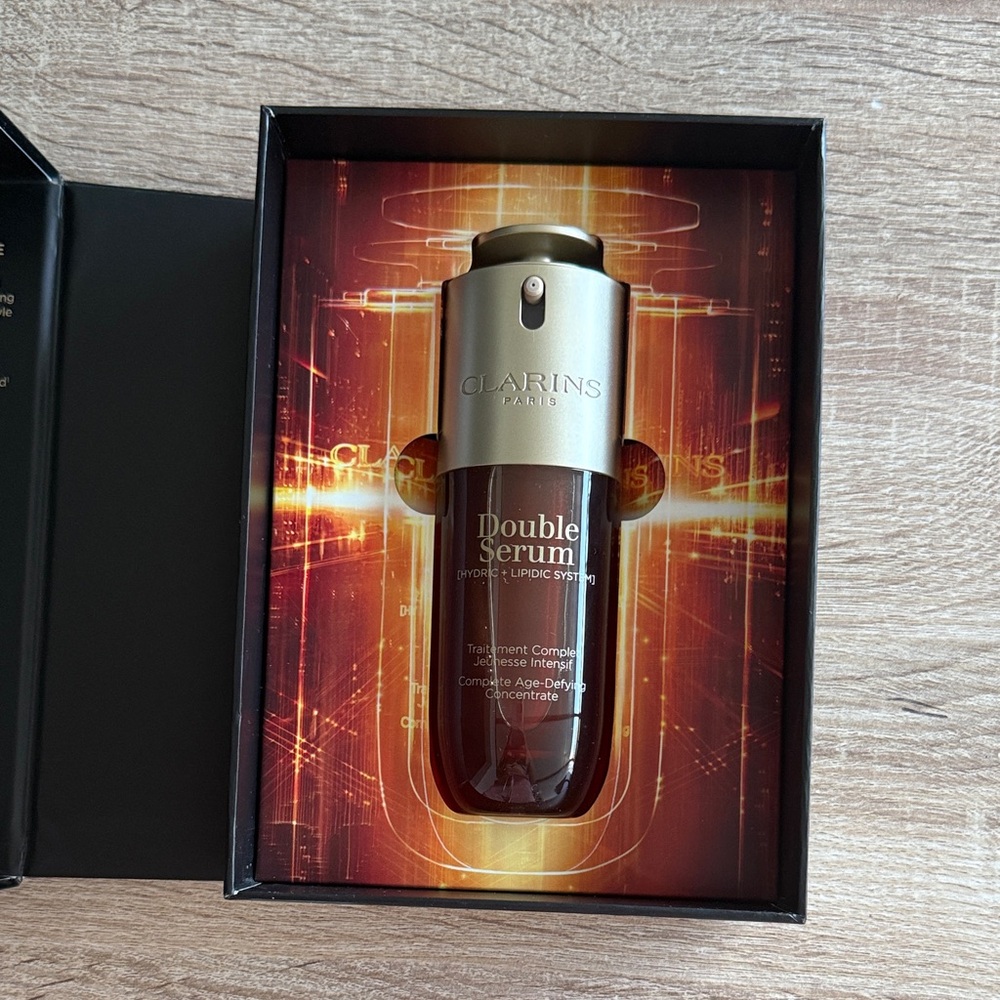 Clarins Double Serum - Elegant Gold and Deep Brown